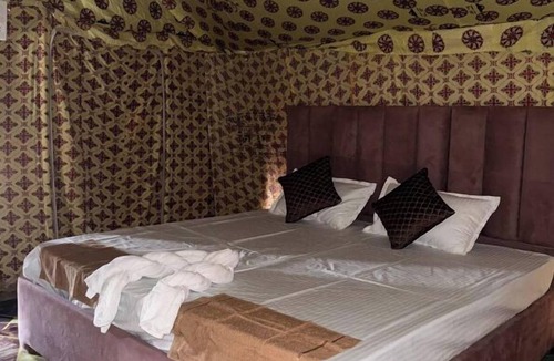 Naini Hotel | Ganga Sands Cottage