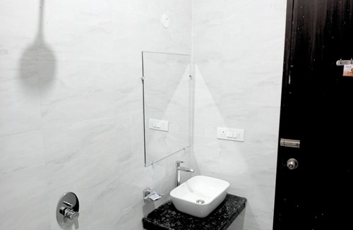 Mohanlalganj Resort | Gaura Resort