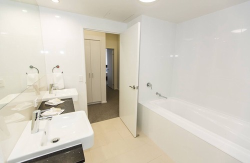 Gladstone Apartment | Gladstone Central Plaza