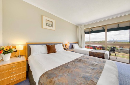 West Gladstone Hotel | Gladstone Palms Motor Inn