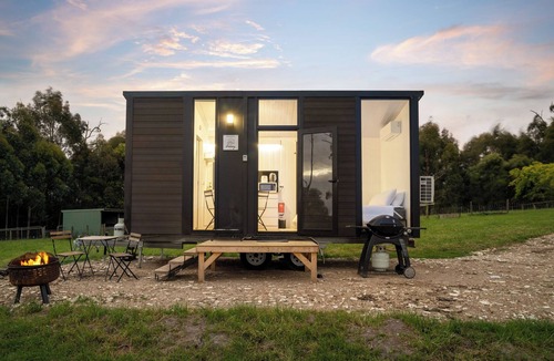 Jindivick House | Glorious Escape by Tiny Away