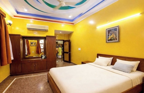 Vrindavan House | Gopal Residency near Keli Kunj & ISCKON