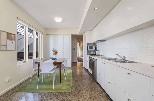 Brunswick House | Gorgeous 2-Bed Victorian Home in Artsy Suburb