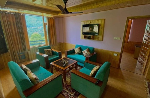 Aleo Cottage | Gorgeous 2-bedroom cottage in the heart of Manali