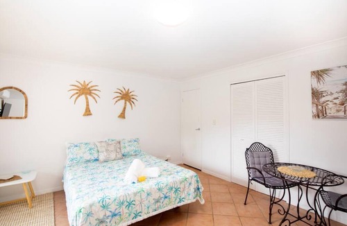 Point Lookout Apartment | GORGEOUS STUDIO + 100M TO BEACH + POOL