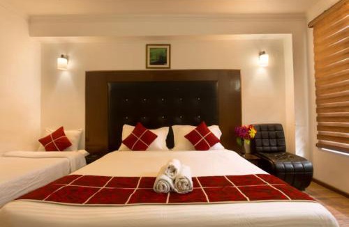 Bhagsu Nag Hotel | Goroomgo Hotel Shivani International Dharamshala