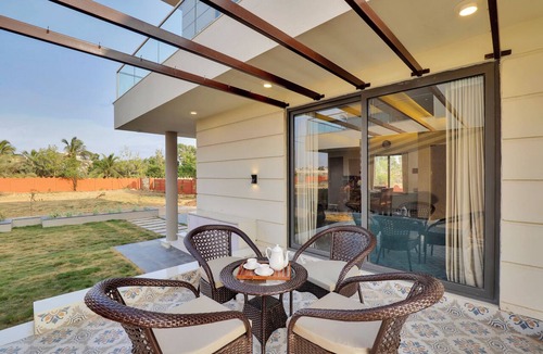 Baradia Hotel | Goverdhan Greens Resort Dwarka