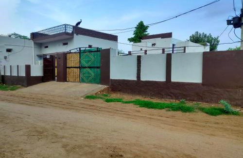 Weir House | Gramora