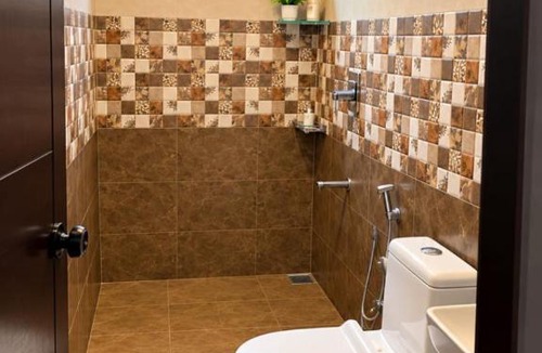 Chithirapuram Hotel | Green Lounge