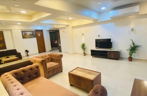 Bandra East Apartment | Green Stay