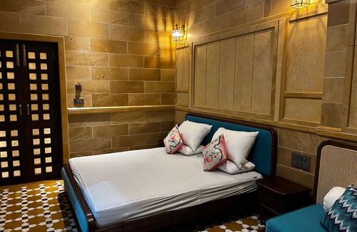Amar Sagar Pol Hotel | Gulaab Haveli