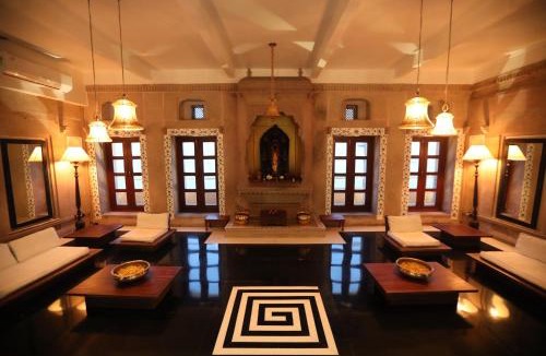 Varanasi Hotel | Guleria Kothi at Ganges