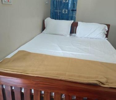 Tiruvannamalai Hotel | Guru Room