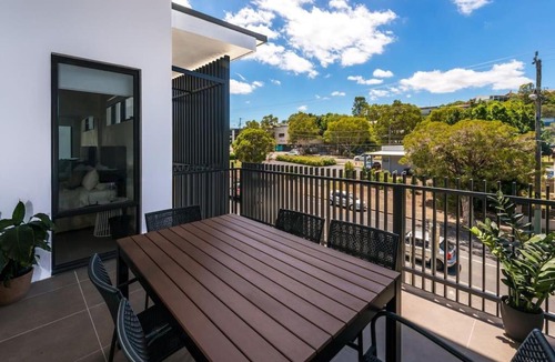 Bulimba Apartment | H6B - Round About Bulimba
