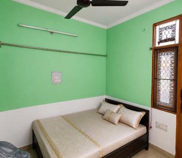 Delhi Apartment | Hafsa's Home Stay Premium and Affordable