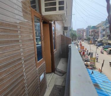 Delhi Apartment | Hafsa's Home Stay Premium and Affordable