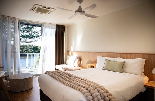 Brunswick Heads Hotel | HaKu