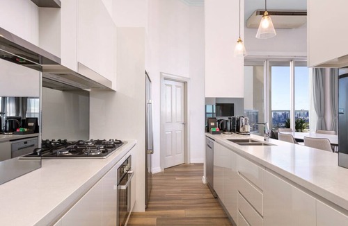 Bondi Junction Apartment | Harbour View 3-Bedroom Penthouse Suite Near Bondi Beach Sydney