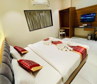 Tuljapur Hotel | HariPriya Executive