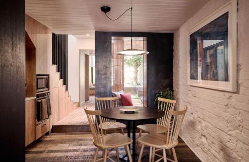 Launceston CBD House | Harpley-The Workers Cottage-Walk to CBD