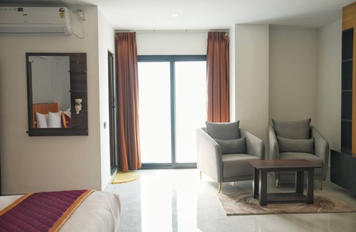 Devanahalli Hotel | Hemagiri Palace