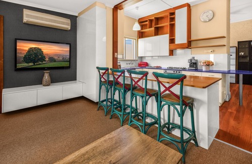Henley Beach South House | ⭐️Henley Beach Haven⭐️ Sleeps 6, WiFi, Netflix, Parking