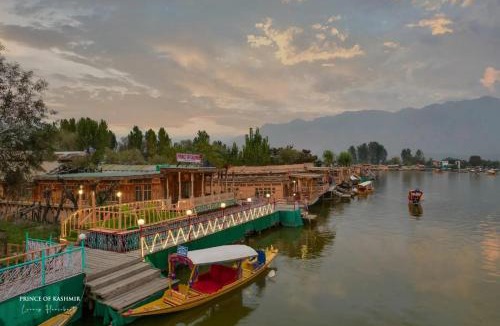 Brein Boat Rental | Heritage Prince of Kashmir Luxury Houseboat