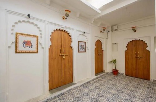 Udaipur City Centre Hotel | Heritage Property Near Jagdish Chowk