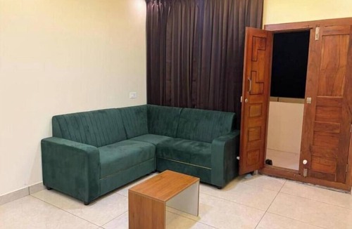 Mananthavady Apartment | Hide Away: Two-Bedroom Deluxe Apartment