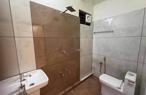 Mananthavady Apartment | Hide Away: Two-Bedroom Deluxe Apartment