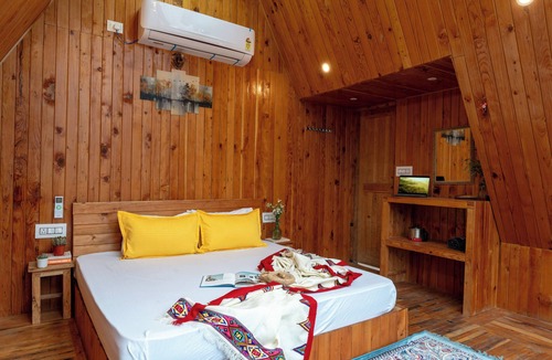 Banjar Hotel | Hillside a frame cottage Jibhi