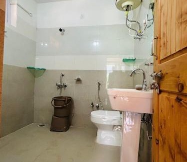 Banjar House | Himalayan Baseraa