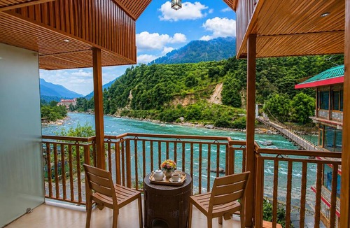 Manali Hotel | Himalayan River Resort, Manali #riverside #big private parking #scenic river & mountain view #open cafe #spacious room #big garden with campfire