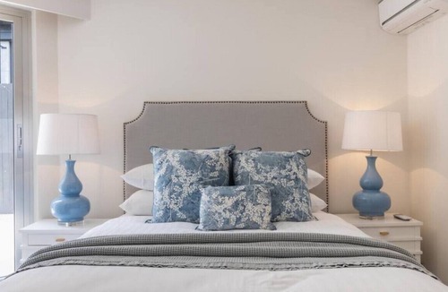 Fairlight Apartment | Home with Panoramic Ocean View