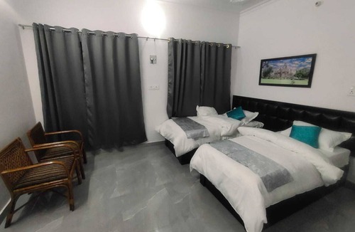 Khajuraho Hotel | Homestay Room with Wellness Programme city tour and guide