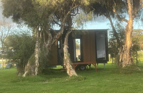Baldivis House | Homestead on Eighty by Tiny Away