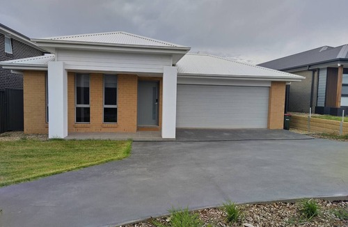 Gregory Hills House | Homey Holiday House