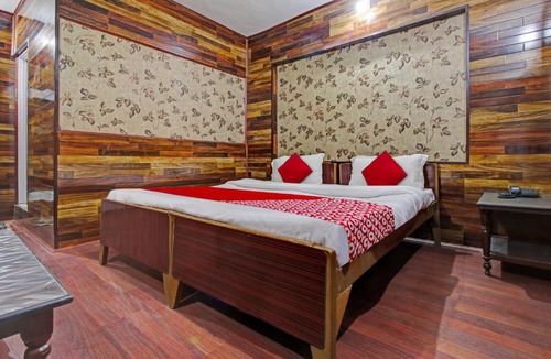 Dal Lake Hotel | Hotel Ab-i-Hayat
