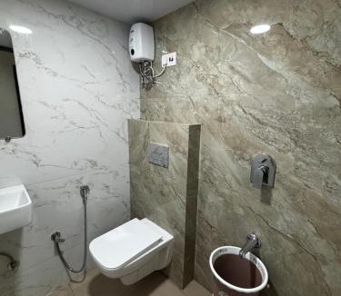 Jogeshwari East Hostel | Hotel Aman Dormitory