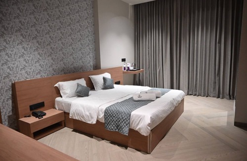 Dhule Hotel | Hotel Anand Regency Riverfront