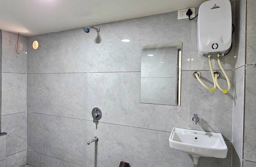 Mahemdavad Hotel | HOTEL APEX INN