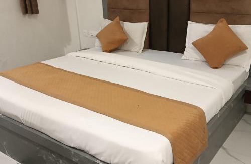 Agra Hotel | Hotel AR Plaza