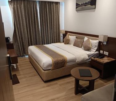 Gomti Nagar Hotel | Hotel Aurelia Grand Lucknow Couple Friendly