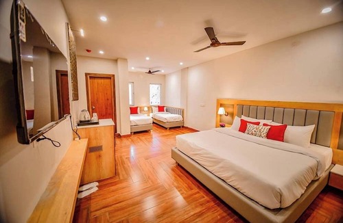 Varanasi Hotel | Hotel Aviral Ganga