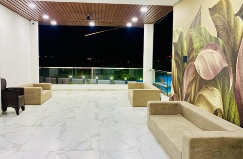 Rau Hotel | Hotel Awadh