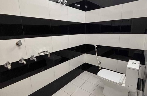 Naini Hotel | Hotel BDC
