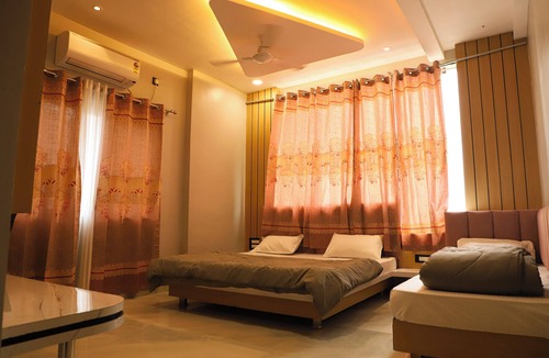 Omkareshwar Hotel | Hotel Bholenath