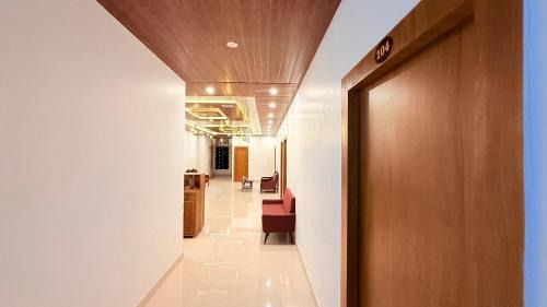 Naini Hotel | Hotel Blessing Inn & Restaurant