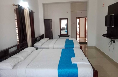 Bainduru Hotel | Hotel Blue Rays