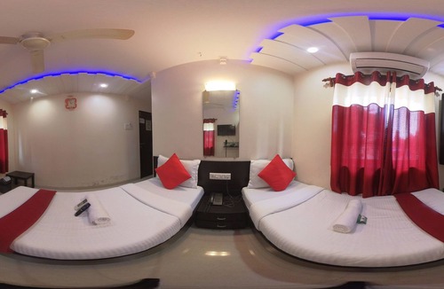 Girgaon Hotel | Hotel Briteway